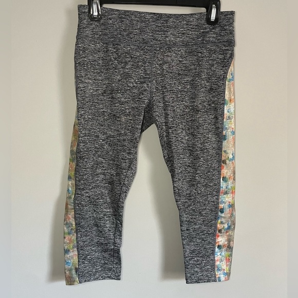 LuLaRoe Pants - Lularoe Jade Athletic Capris